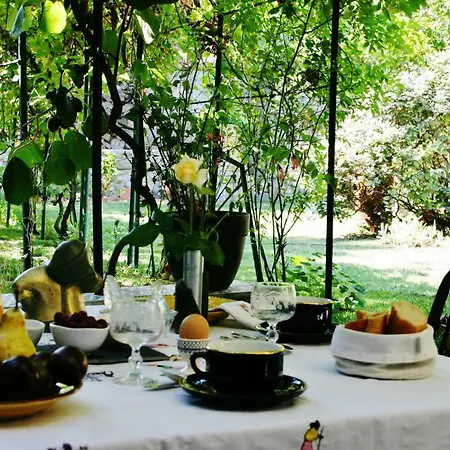 Maison Trivalle فندق مبيت وإفطار *